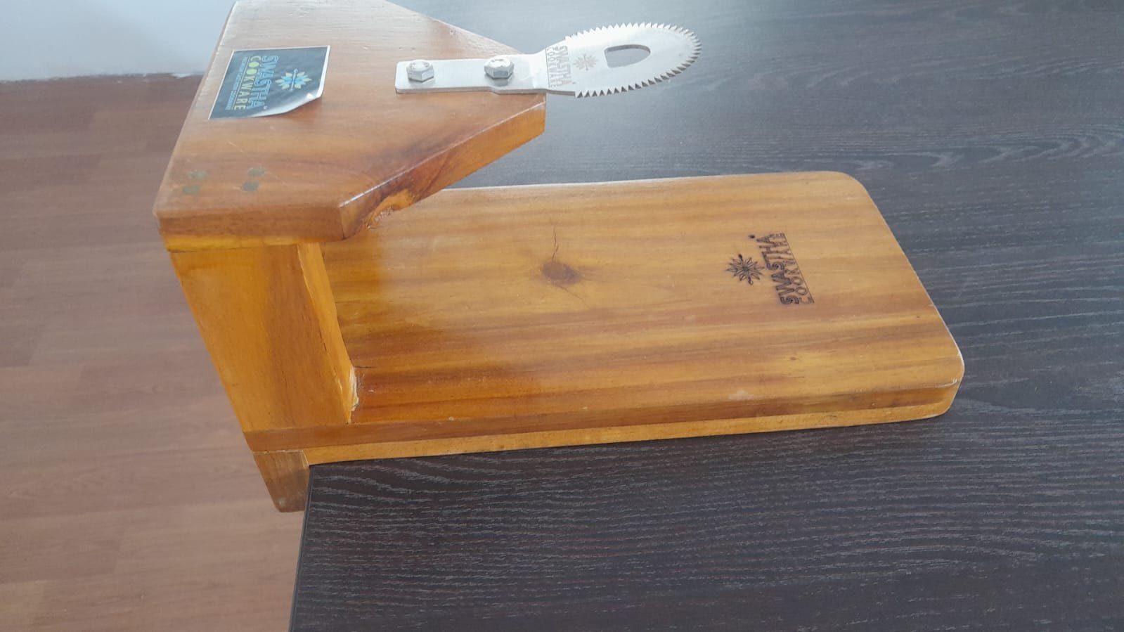 Combo: Small paddu Tawa + Coconut scraper - Image 3